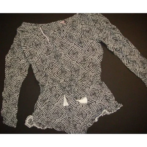 NWT Victoria's Secret S COVER UP ROMPER long sleeve black white pom pom - Picture 1 of 4